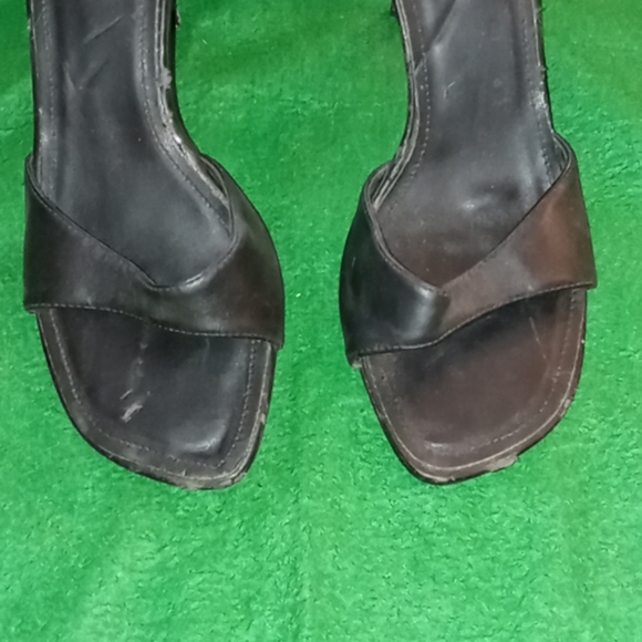 Shoes - Picture 2 of 7